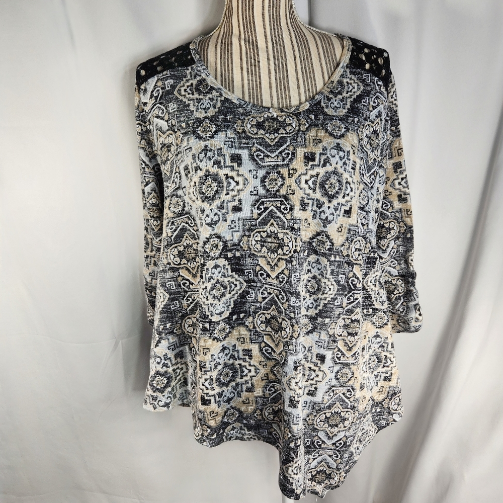 Absolutely Famous Black White Grey Tan Lace Shoulder 3/4 Sleeve Top Size 1X
